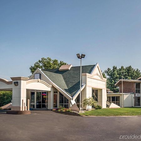 Rodeway Inn グリーンフィールド エクステリア 写真