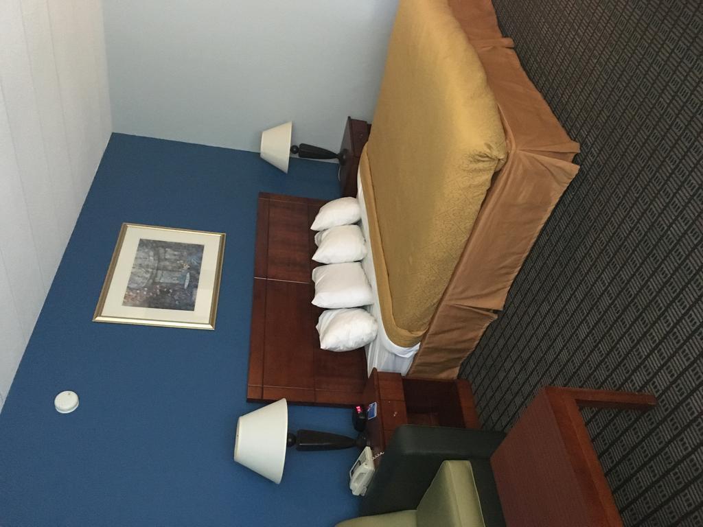 Rodeway Inn グリーンフィールド エクステリア 写真