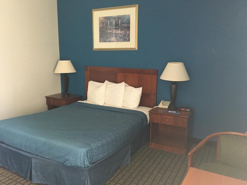 Rodeway Inn グリーンフィールド エクステリア 写真