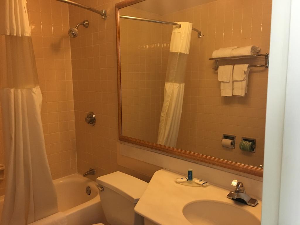 Rodeway Inn グリーンフィールド エクステリア 写真