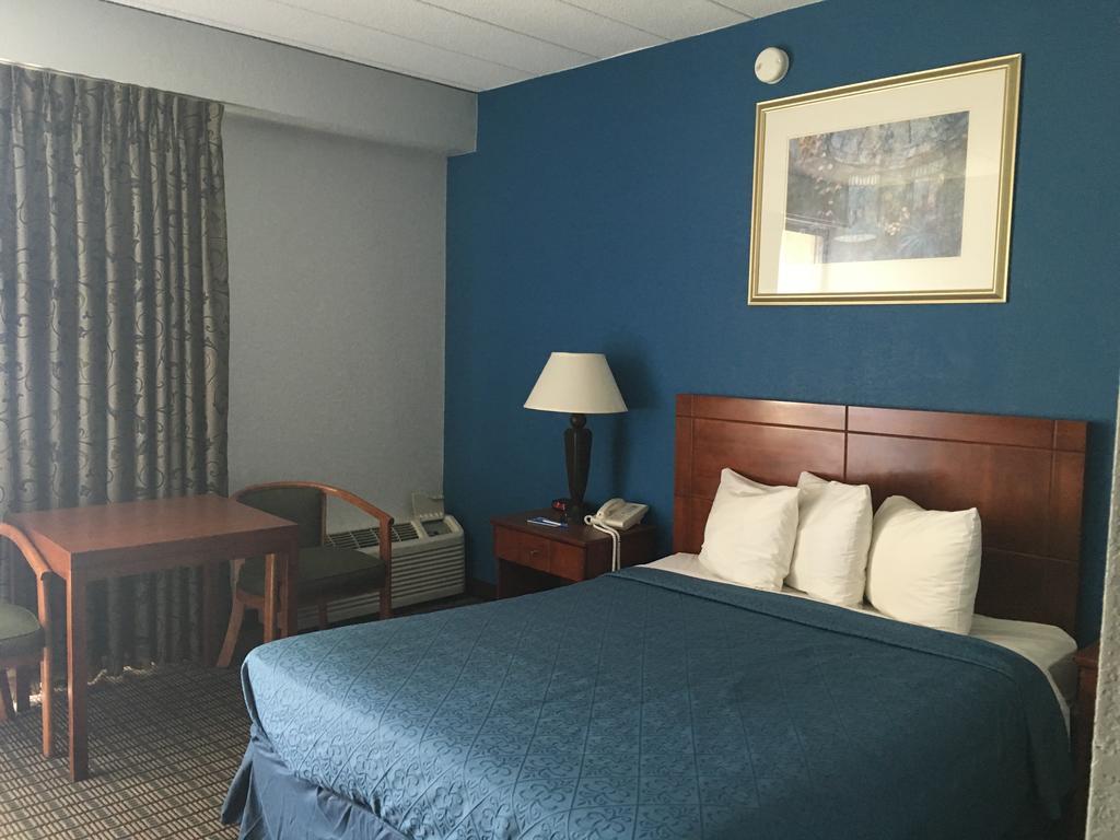 Rodeway Inn グリーンフィールド エクステリア 写真