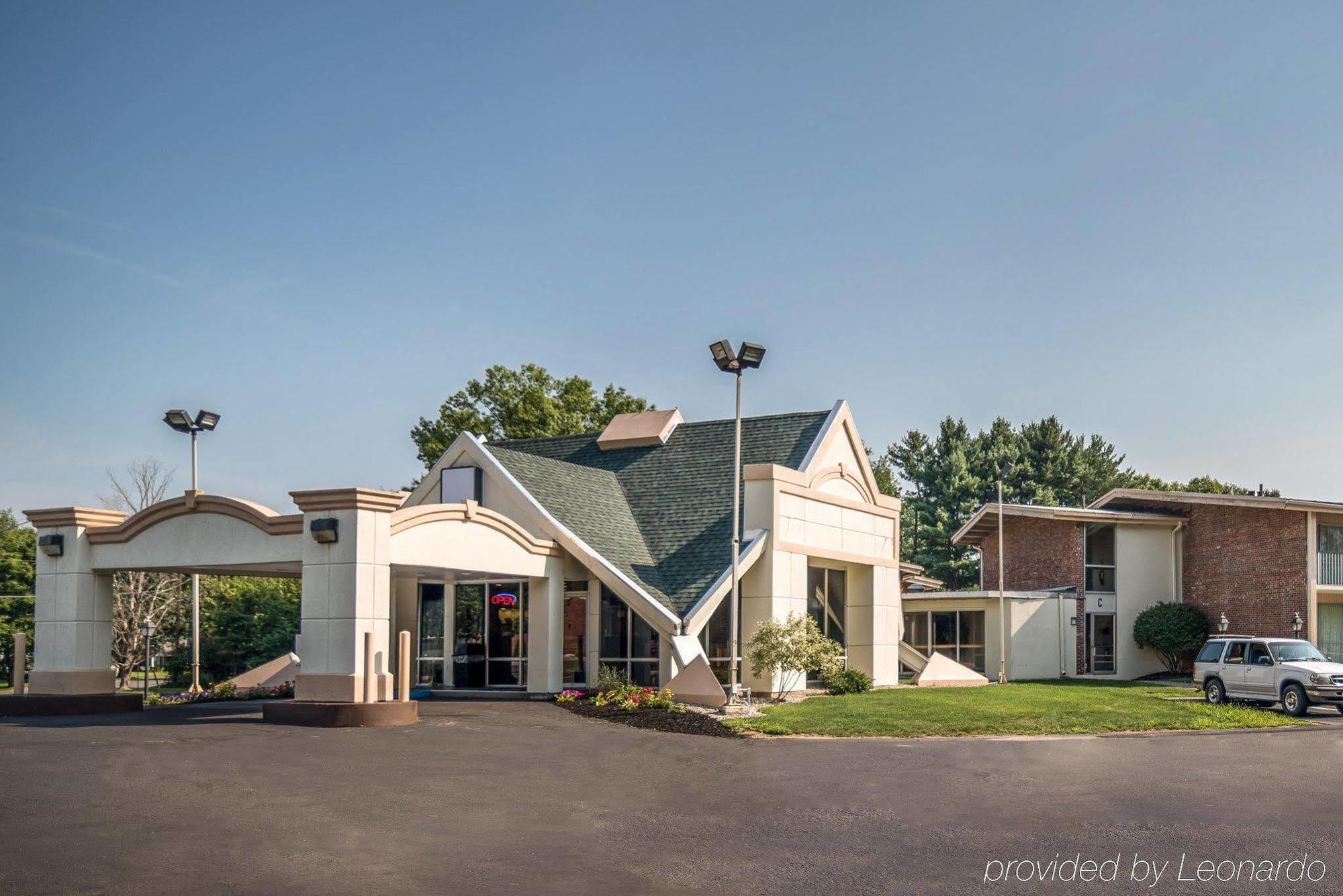 Rodeway Inn グリーンフィールド エクステリア 写真
