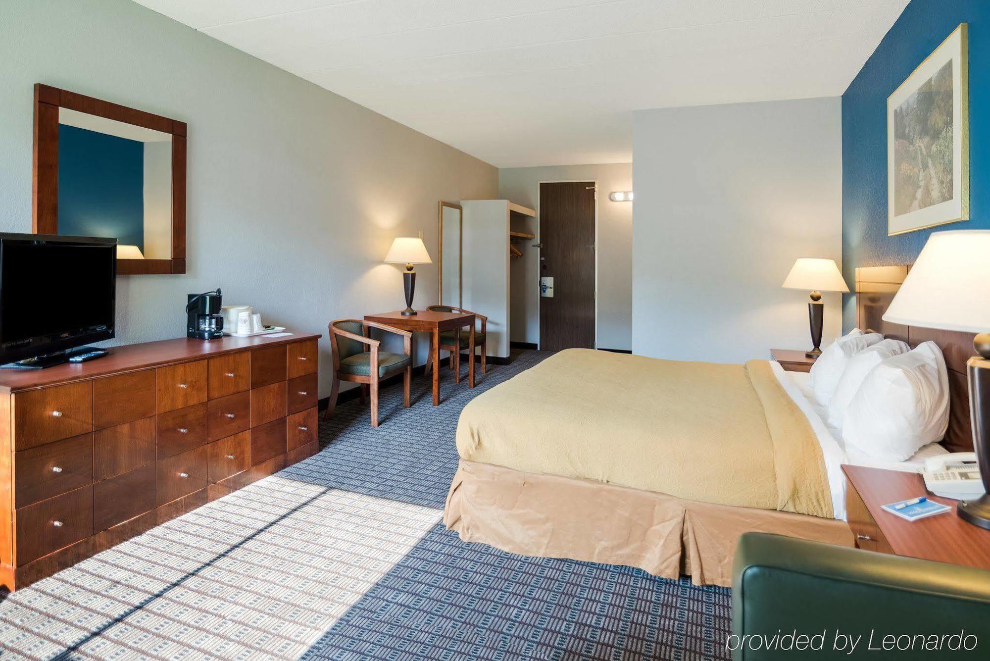 Rodeway Inn グリーンフィールド エクステリア 写真