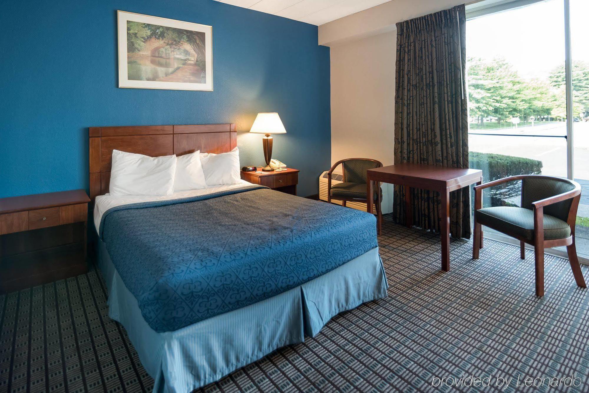 Rodeway Inn グリーンフィールド エクステリア 写真