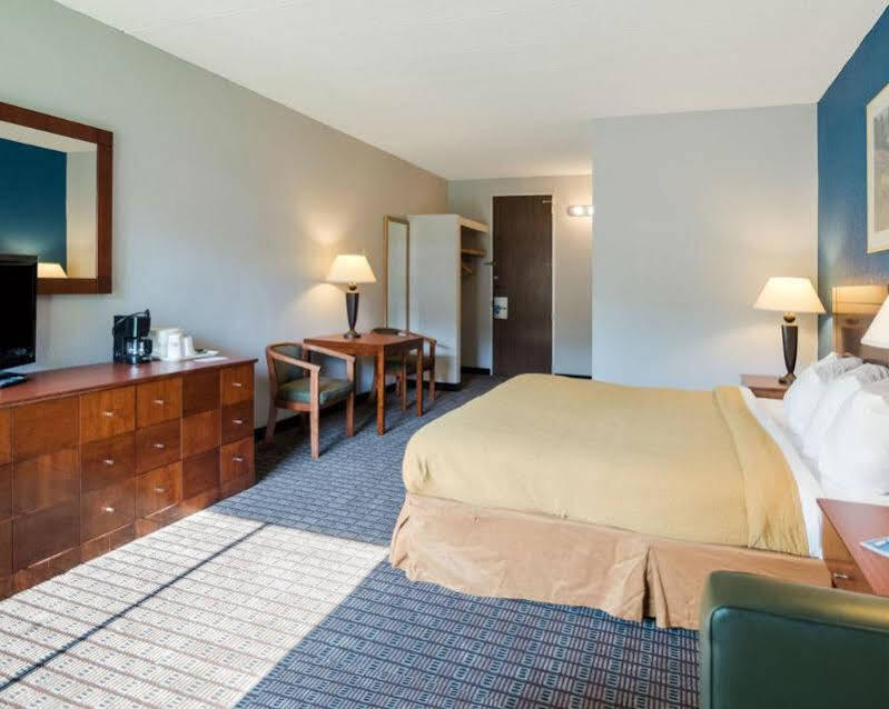 Rodeway Inn グリーンフィールド エクステリア 写真